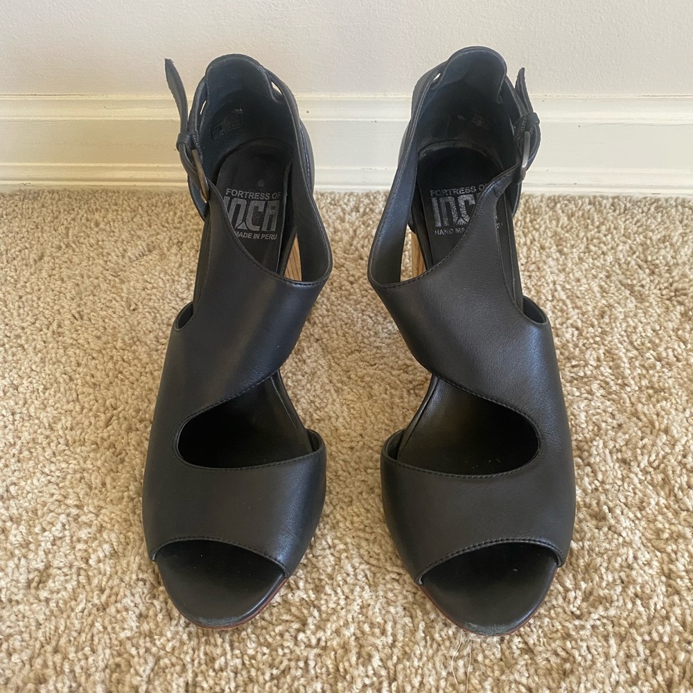 FORTRESS OF INCA Black Peep-Toe Heels